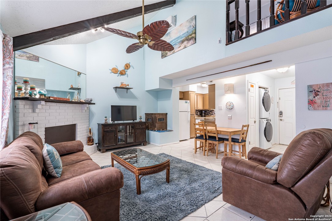 15217 Leeward Dr 1-b Property Photo 2