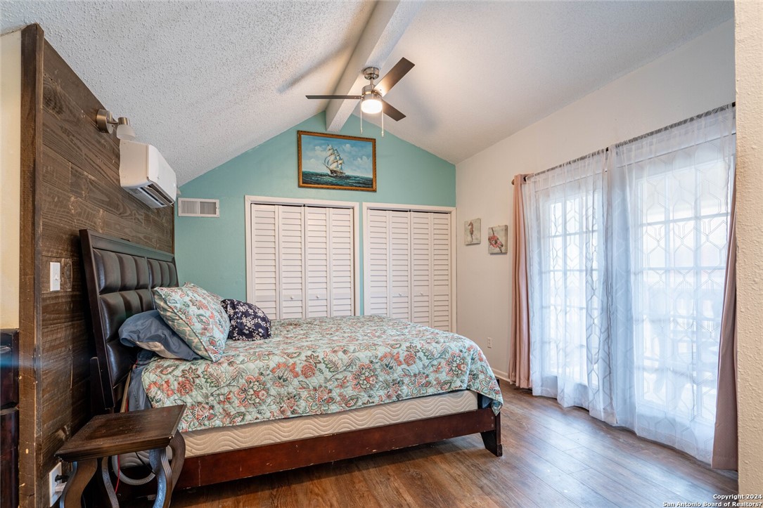 15217 Leeward Dr 1-b Property Photo 6