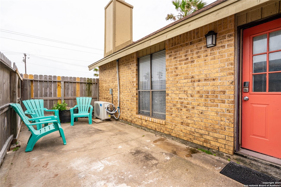 15217 Leeward Dr 1-b Property Photo 10