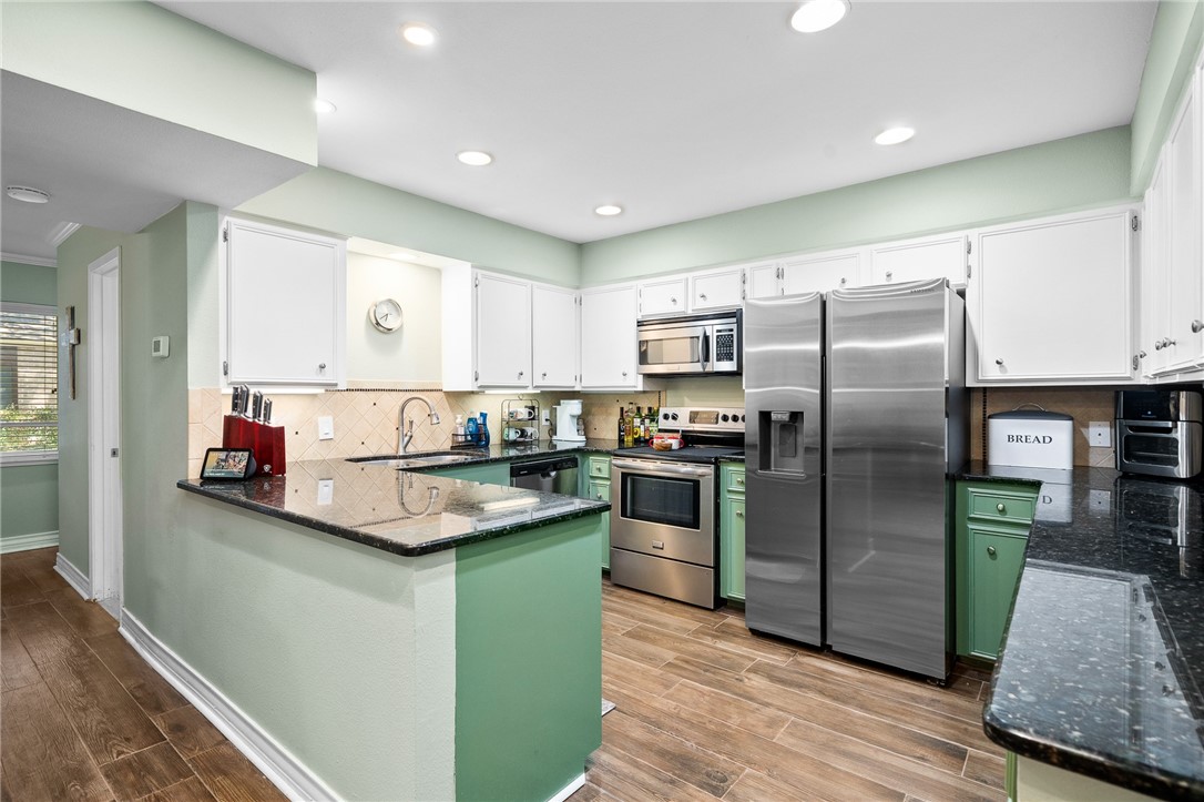 3535 Santa Fe St 23 Property Photo 14