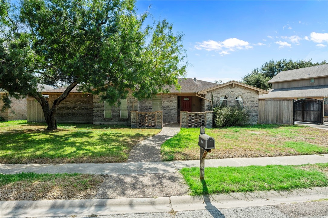 5121 Moultrie Dr Property Photo 1