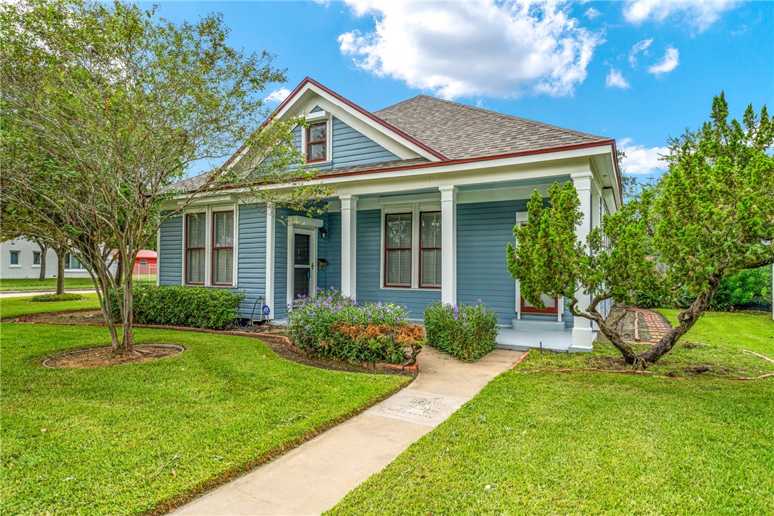 330 W Henrietta Ave Property Photo 2