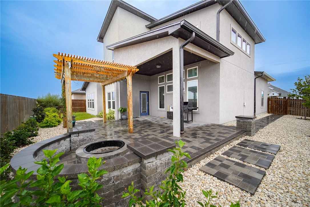 7822 Stampede Dr Property Photo 2