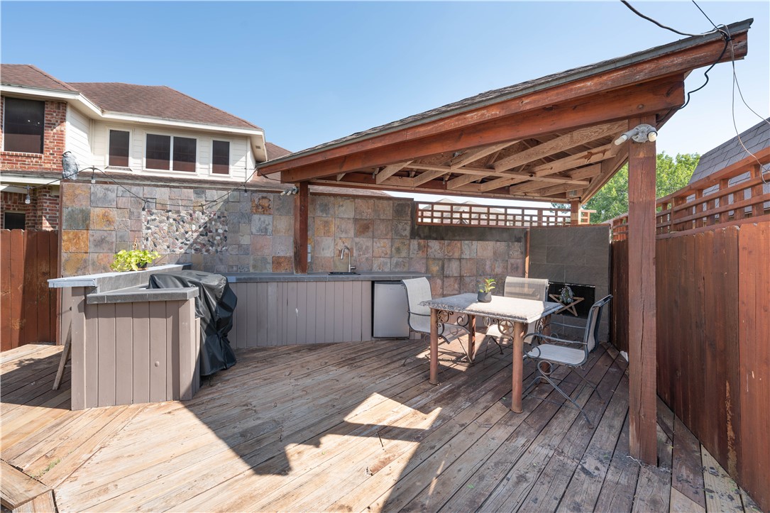 7032 Carmer Circ Property Photo 6