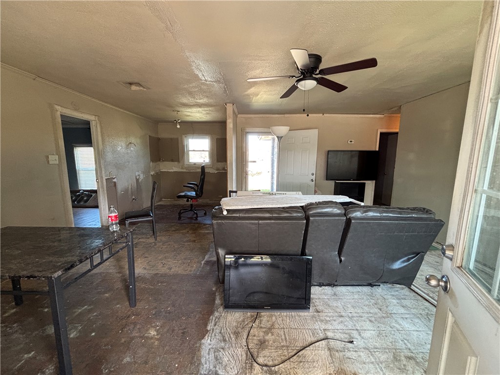 13205 Hearn Road Property Photo 3