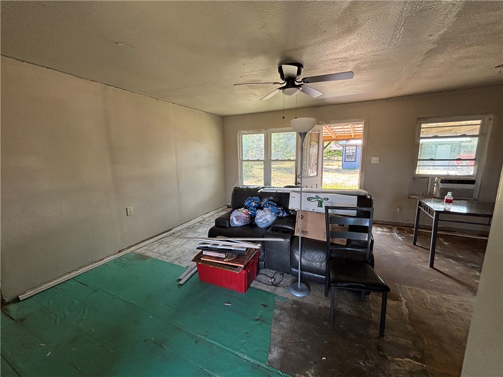 13205 Hearn Road Property Photo 4