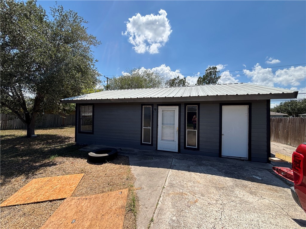 13205 Hearn Road Property Photo 7