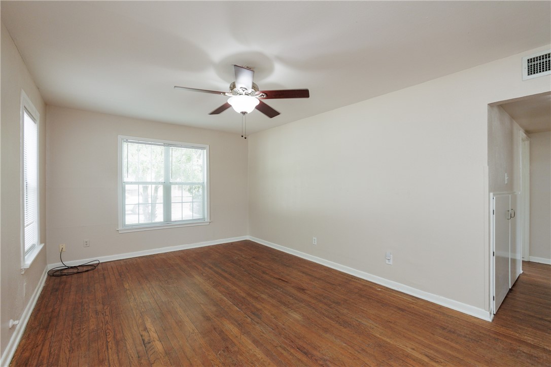 2802 S Alameda St Property Photo 7