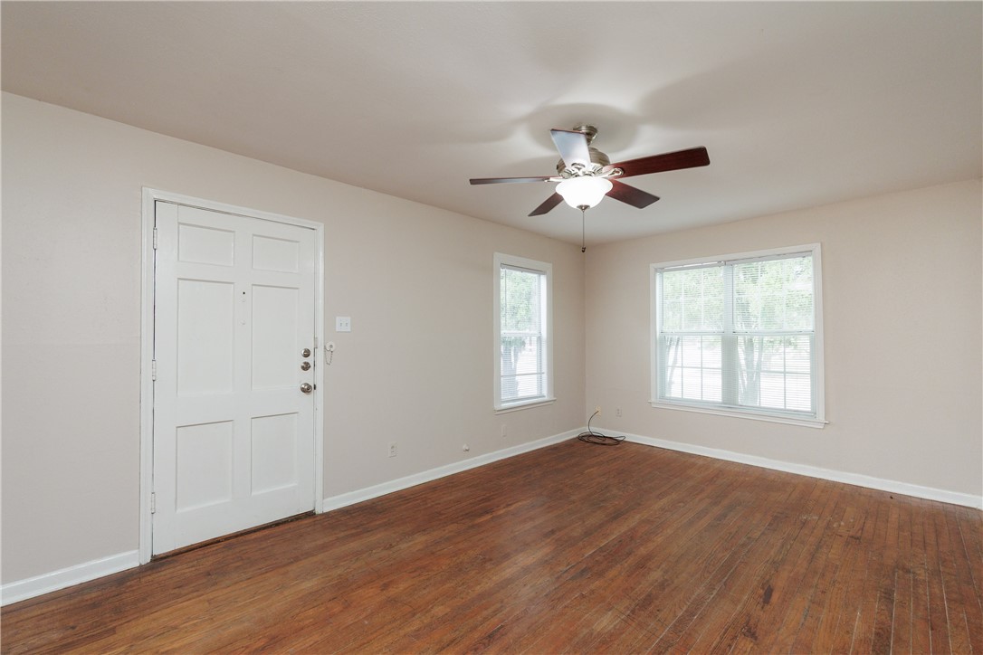 2802 S Alameda St Property Photo 8