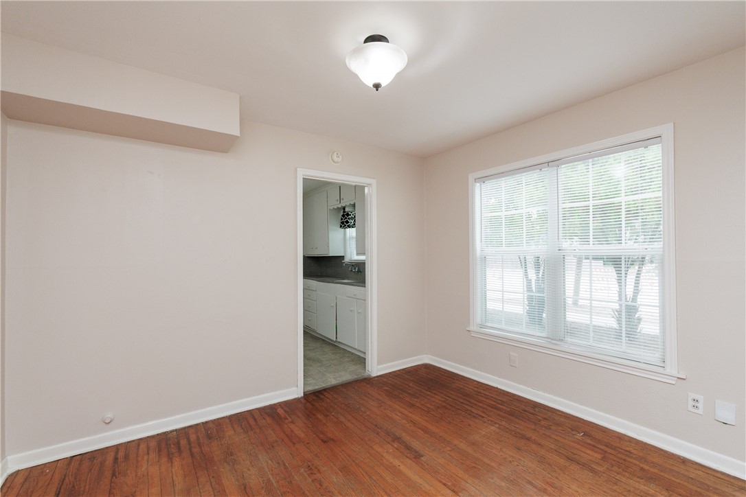 2802 S Alameda St Property Photo 9