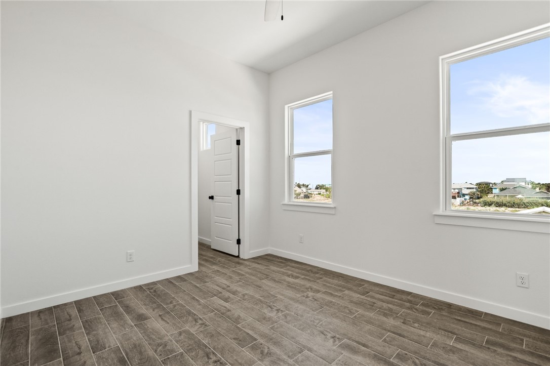 603 E Avenue G 403 Property Photo 27