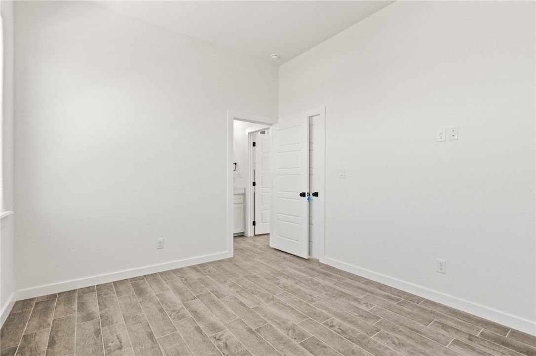 603 E Avenue G 403 Property Photo 28
