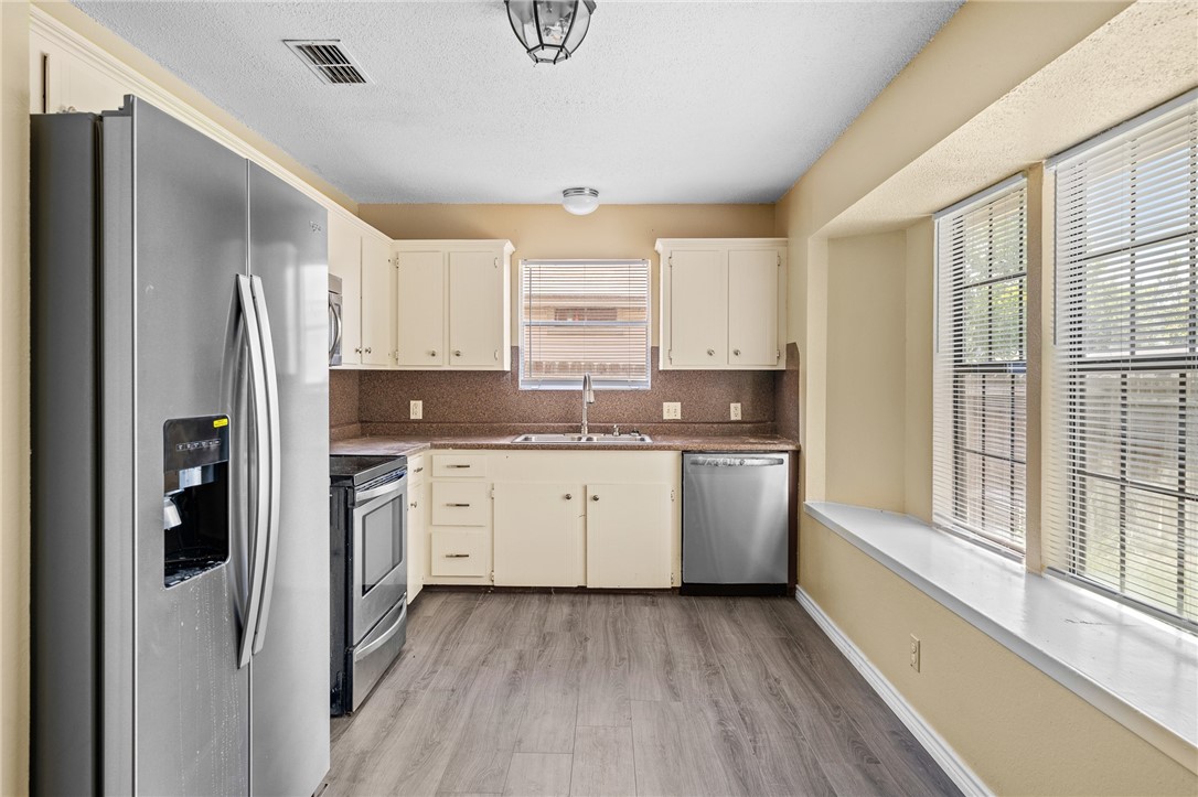 113 Pelican Property Photo 2