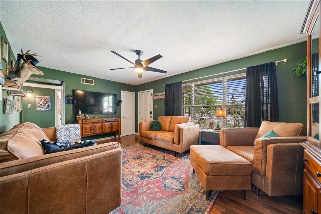 4110 Del Starr Dr Property Photo 2