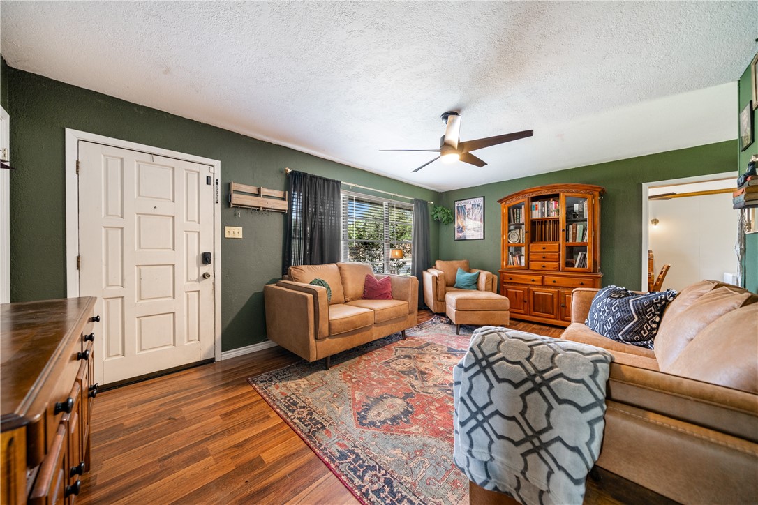 4110 Del Starr Dr Property Photo 5