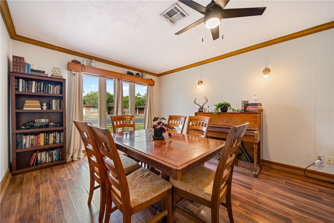 4110 Del Starr Dr Property Photo 10