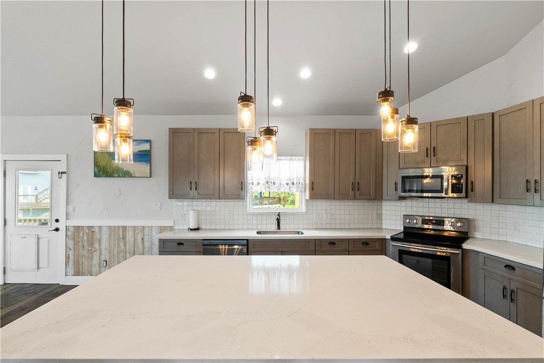 158 Beach St Property Photo 10