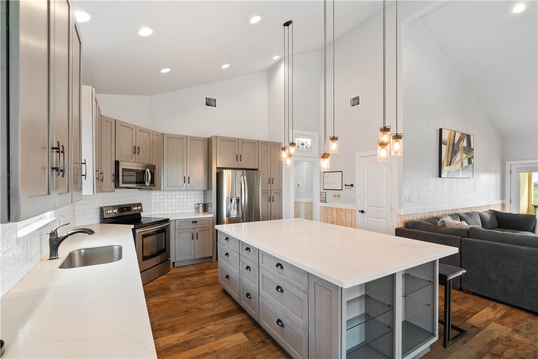 158 Beach St Property Photo 11