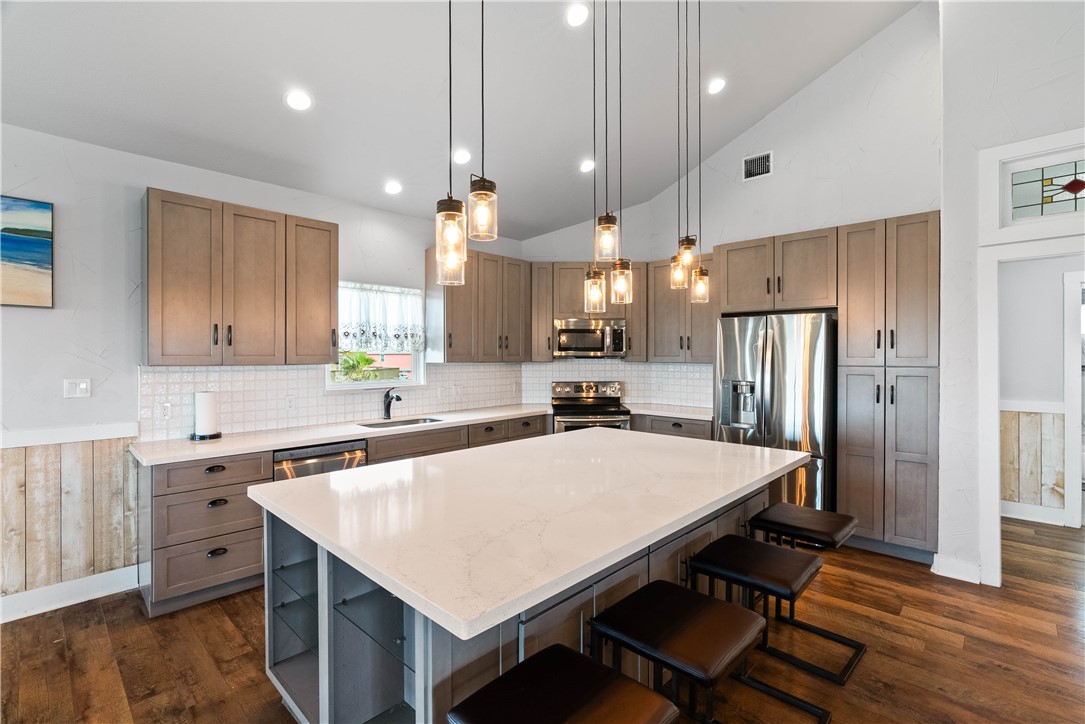 158 Beach St Property Photo 13