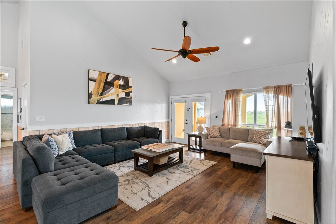 158 Beach St Property Photo 16