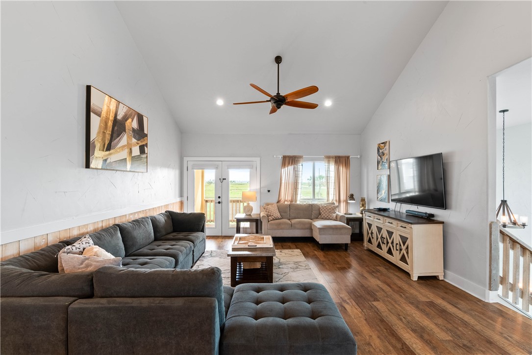 158 Beach St Property Photo 17