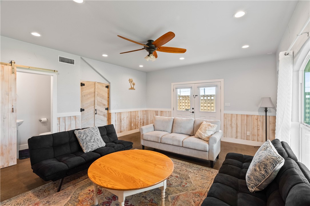 158 Beach St Property Photo 26