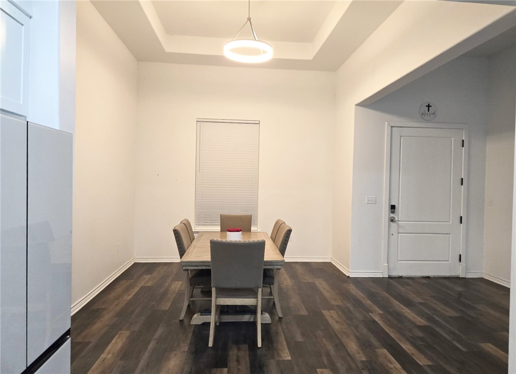 5074 Amber St Property Photo 8