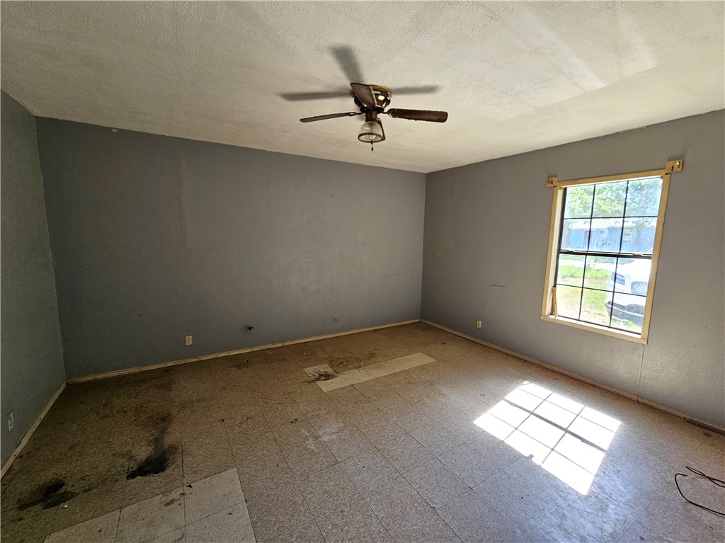 2985 Sunset Dr Property Photo 2