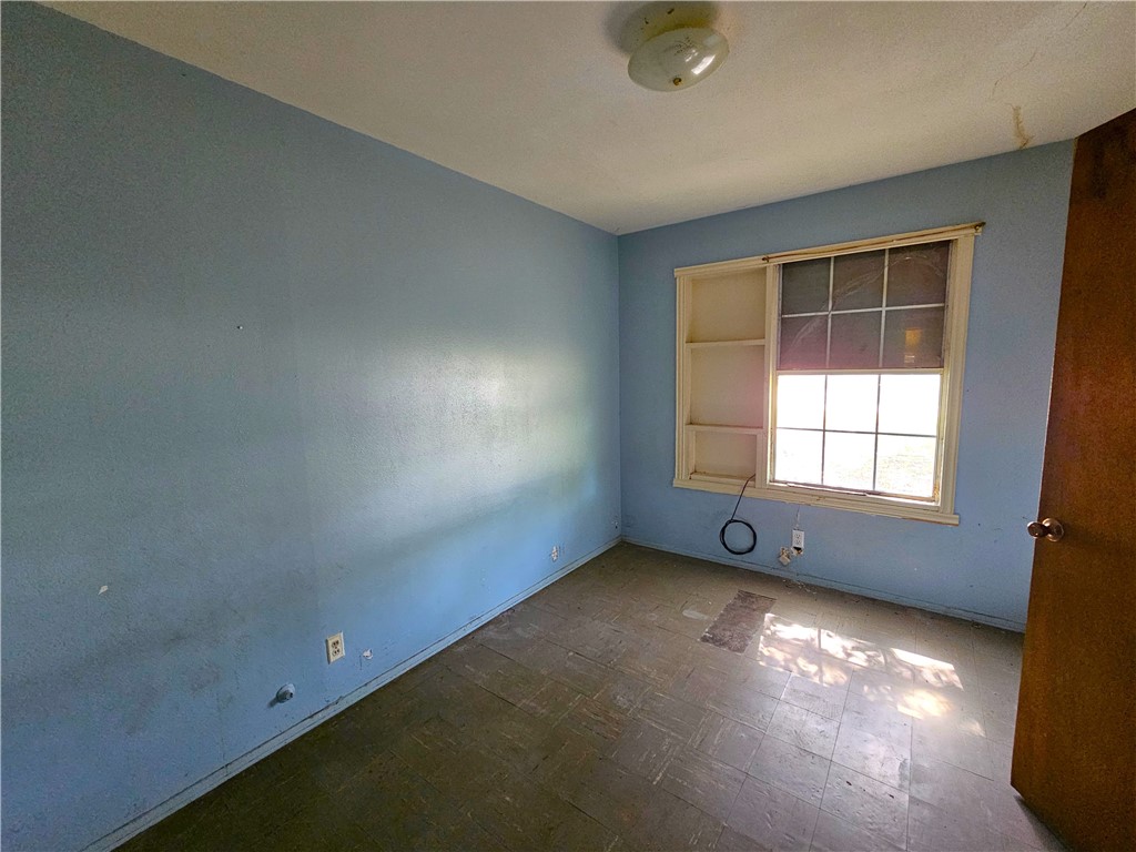 2985 Sunset Dr Property Photo 5