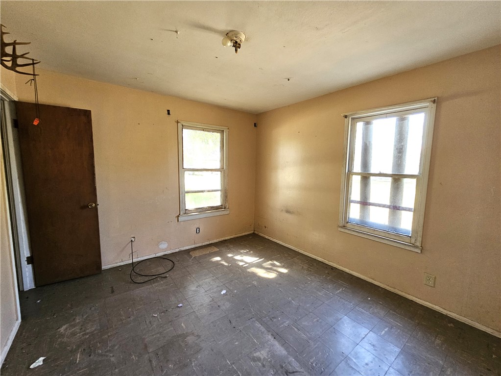 2985 Sunset Dr Property Photo 6