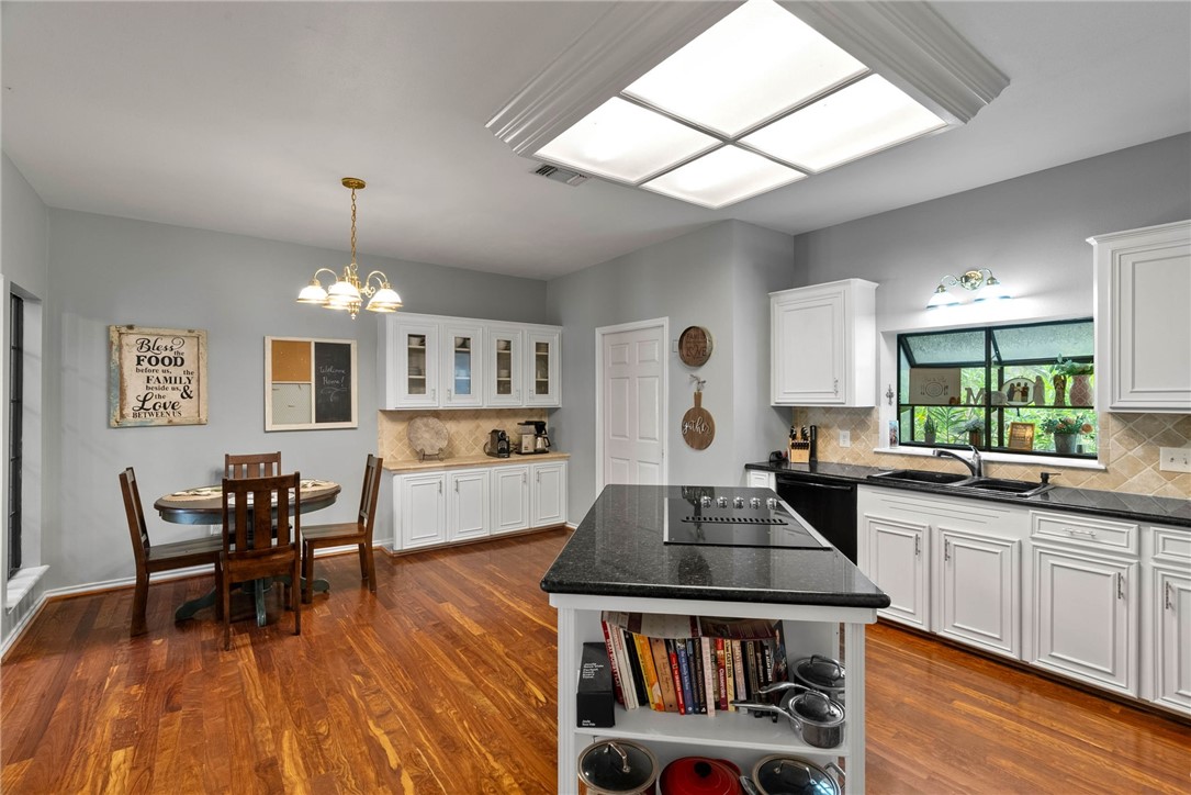 7430 Bourget Dr Property Photo 8