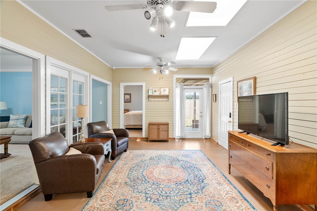 7430 Bourget Dr Property Photo 20