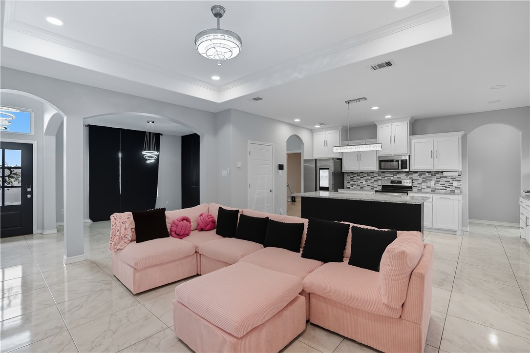 707 Starboard Ct Property Photo 8