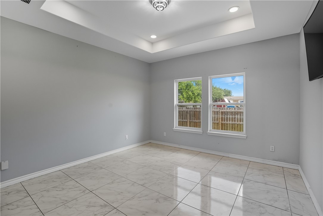 707 Starboard Ct Property Photo 15