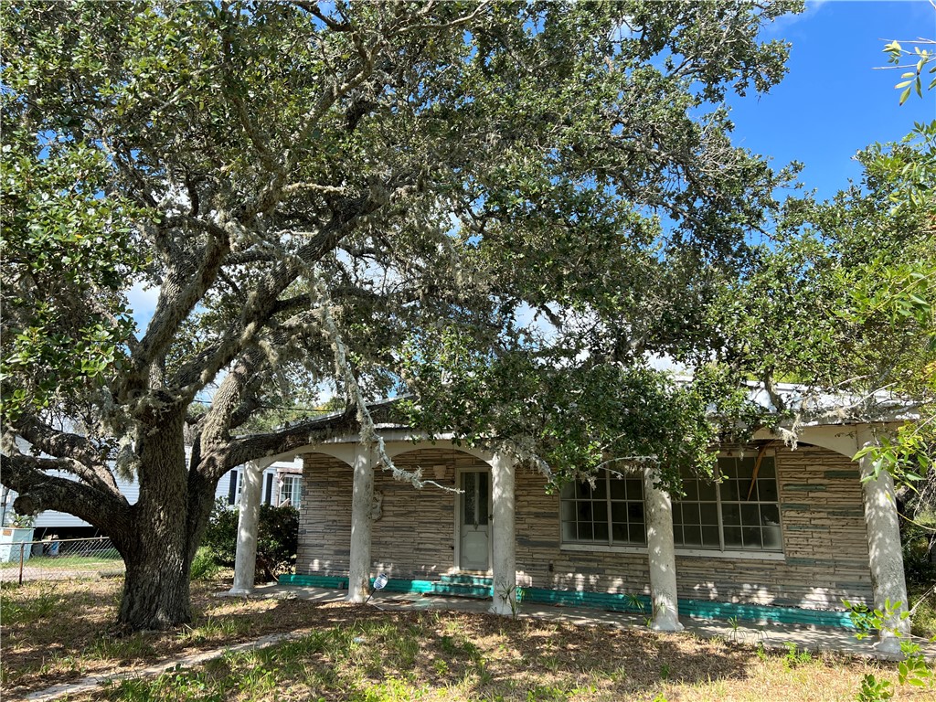 1146 N Mccampbell St Property Photo 1