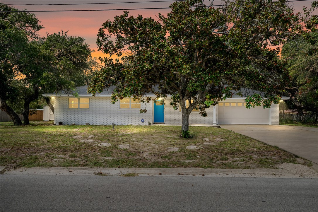 2419 Henrietta Pl Property Photo 1