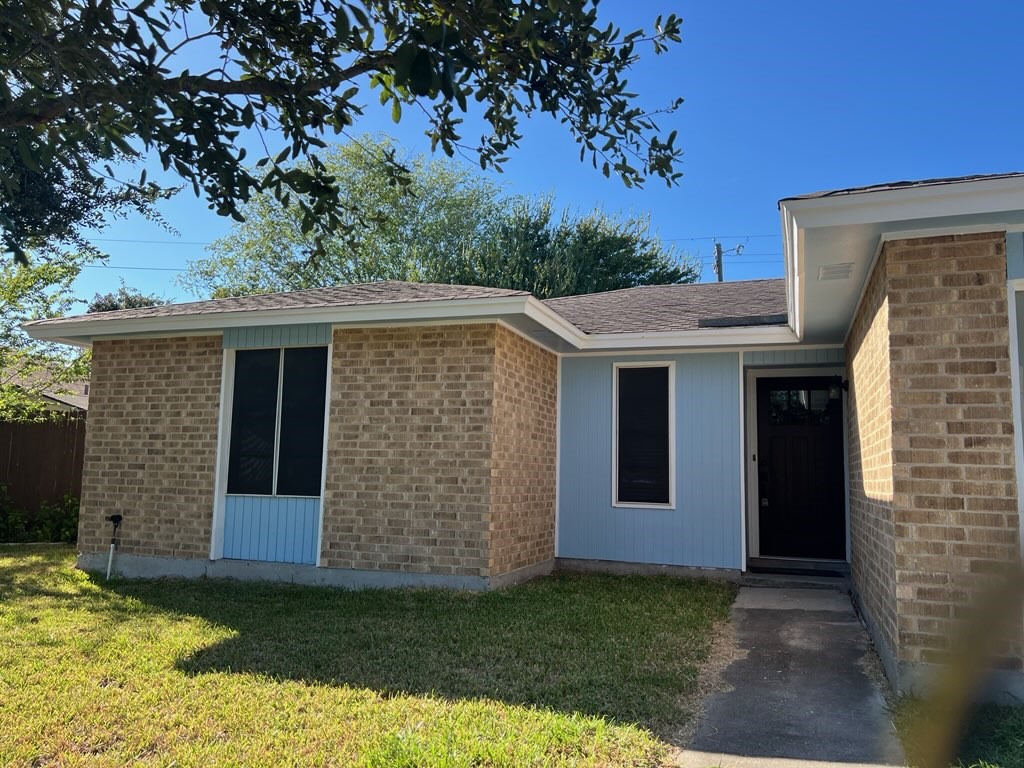 2709 Vancouver Dr Property Photo 1