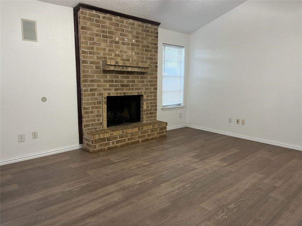 2709 Vancouver Dr Property Photo 3