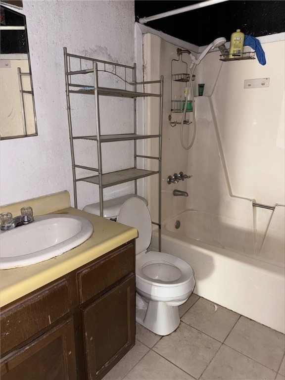 805 Continental Dr Property Photo 5