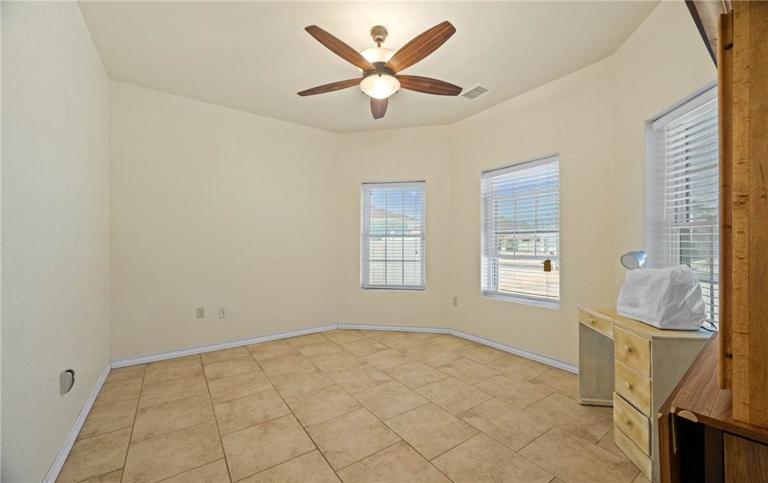 15706 Finistere St Property Photo 6