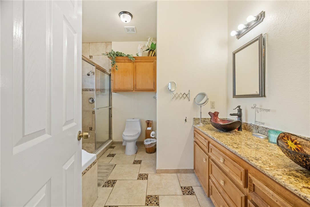 15706 Finistere St Property Photo 7