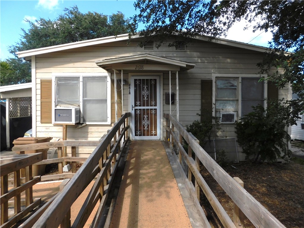 2618 Wainwright St Property Photo 2
