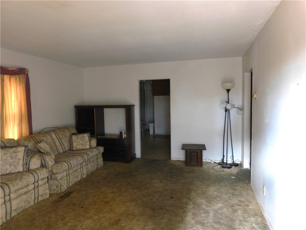2618 Wainwright St Property Photo 4