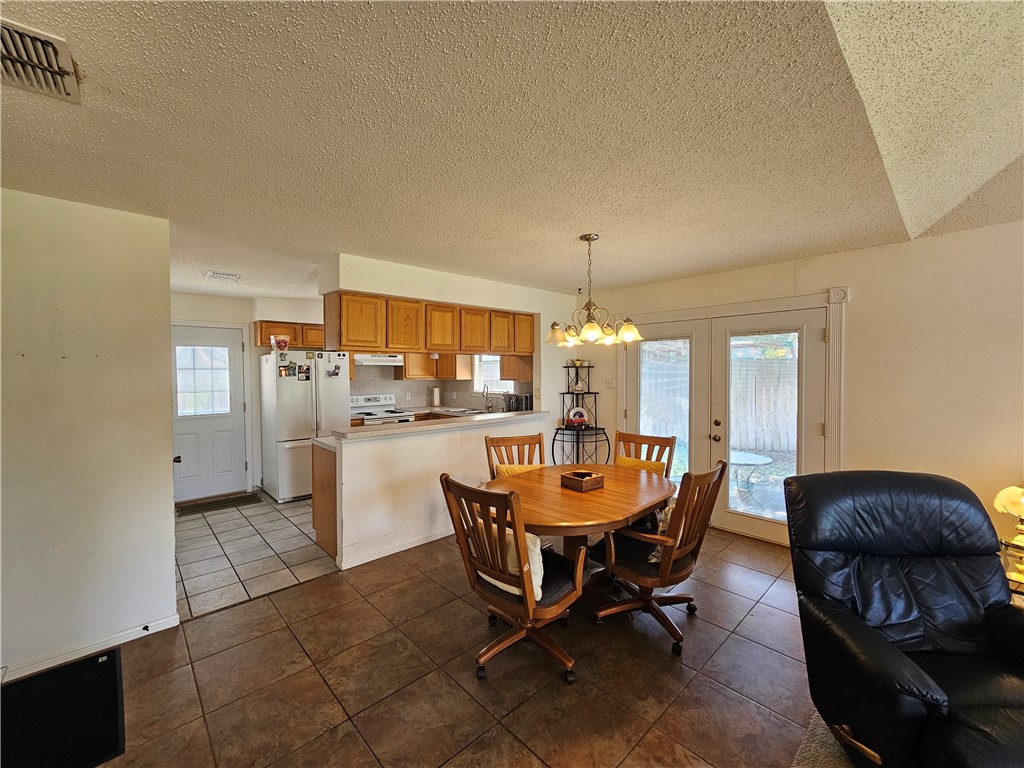 2315 Capri Dr Property Photo 5