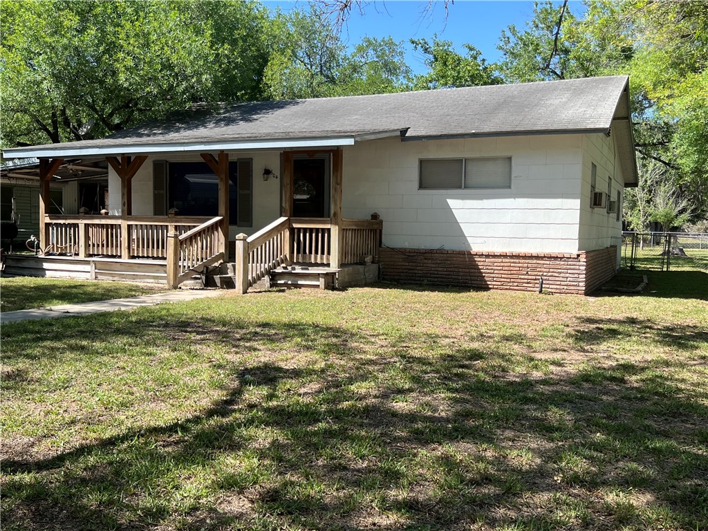 604 Sw 9th St Property Photo 3