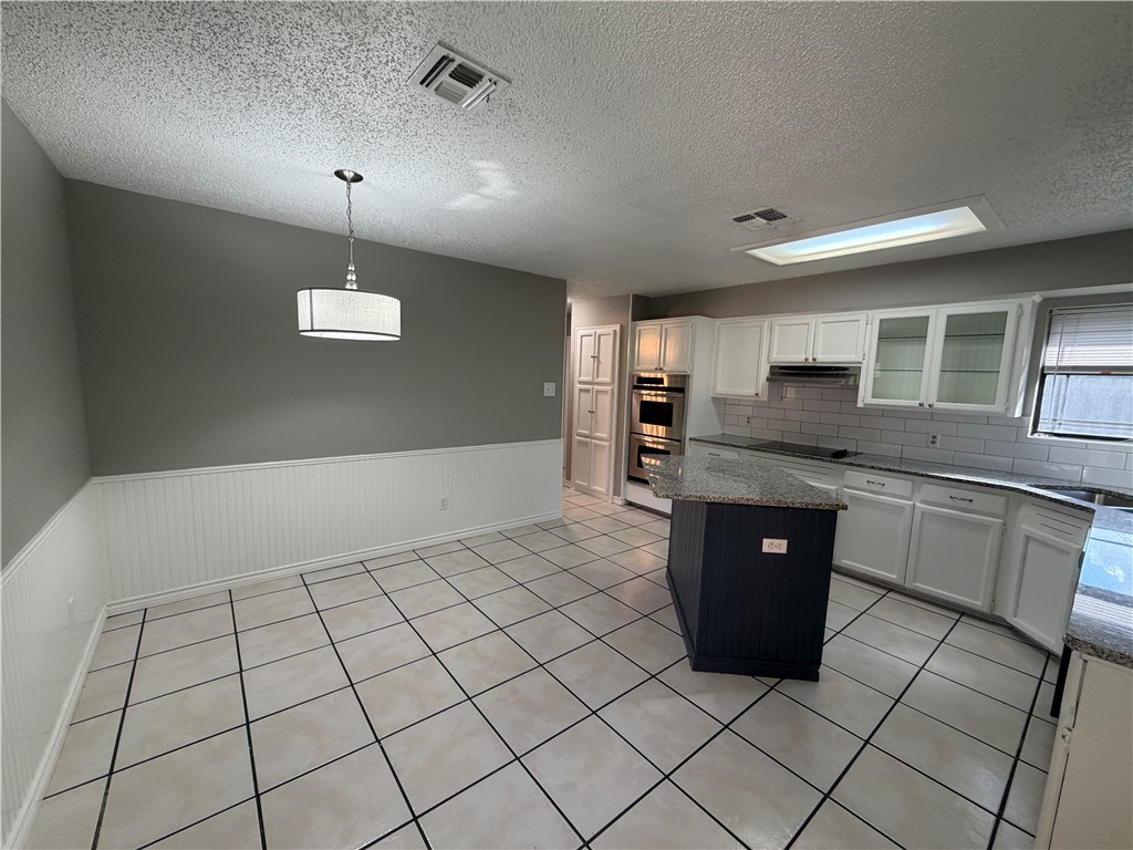 3126 Charter Lane Property Photo 9