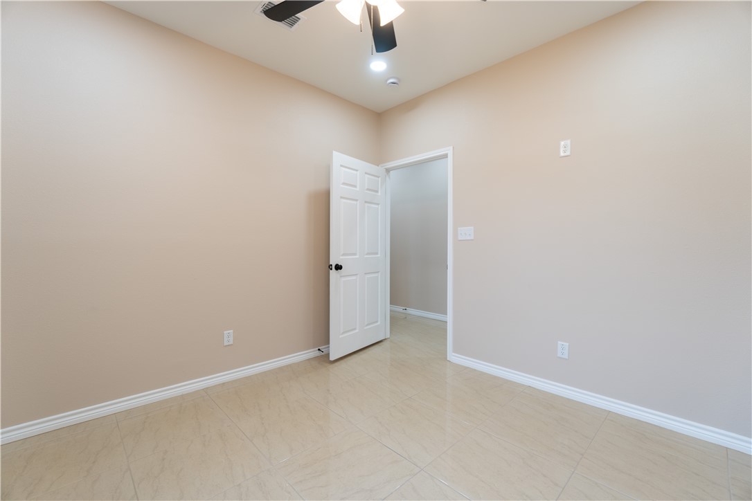 404 Dewey Ave Property Photo 15