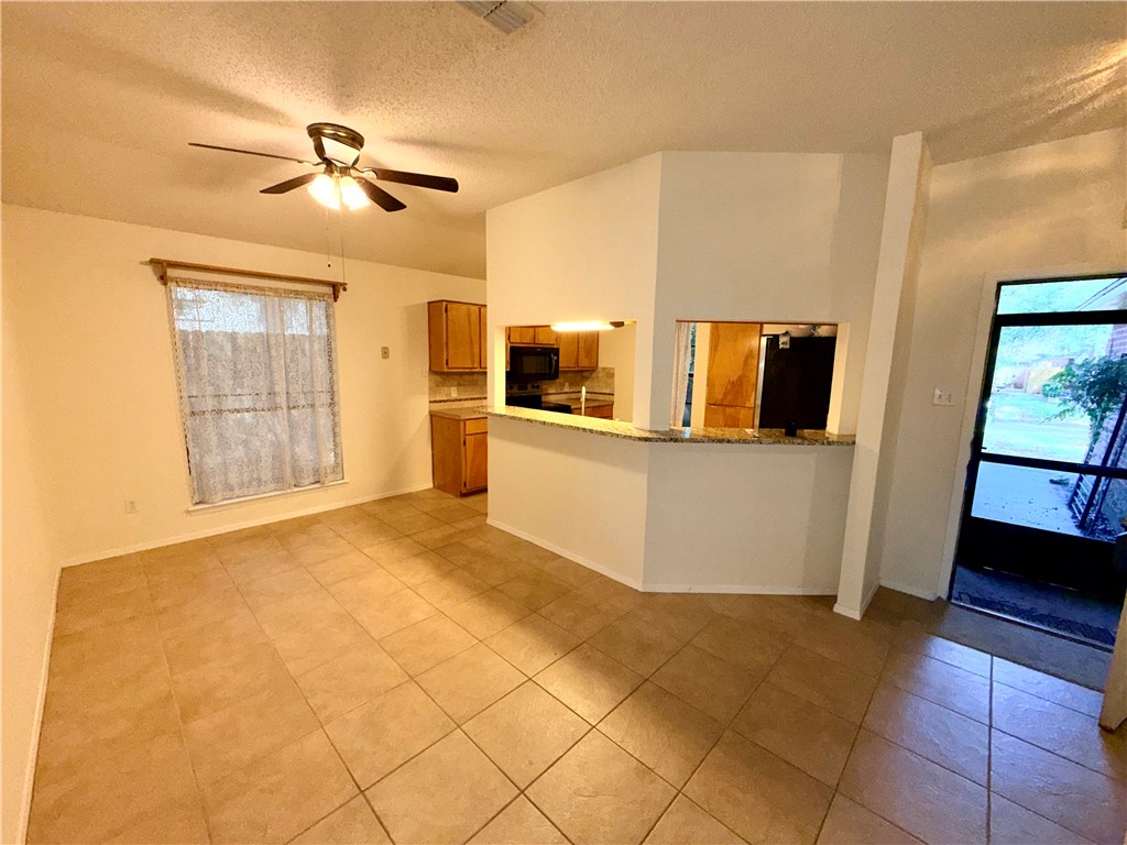 2177 Glenwood Dr Property Photo 4