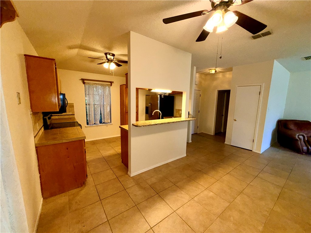 2177 Glenwood Dr Property Photo 5