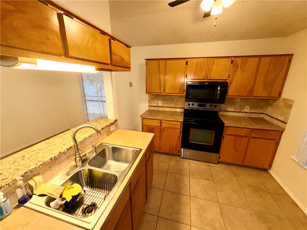 2177 Glenwood Dr Property Photo 6